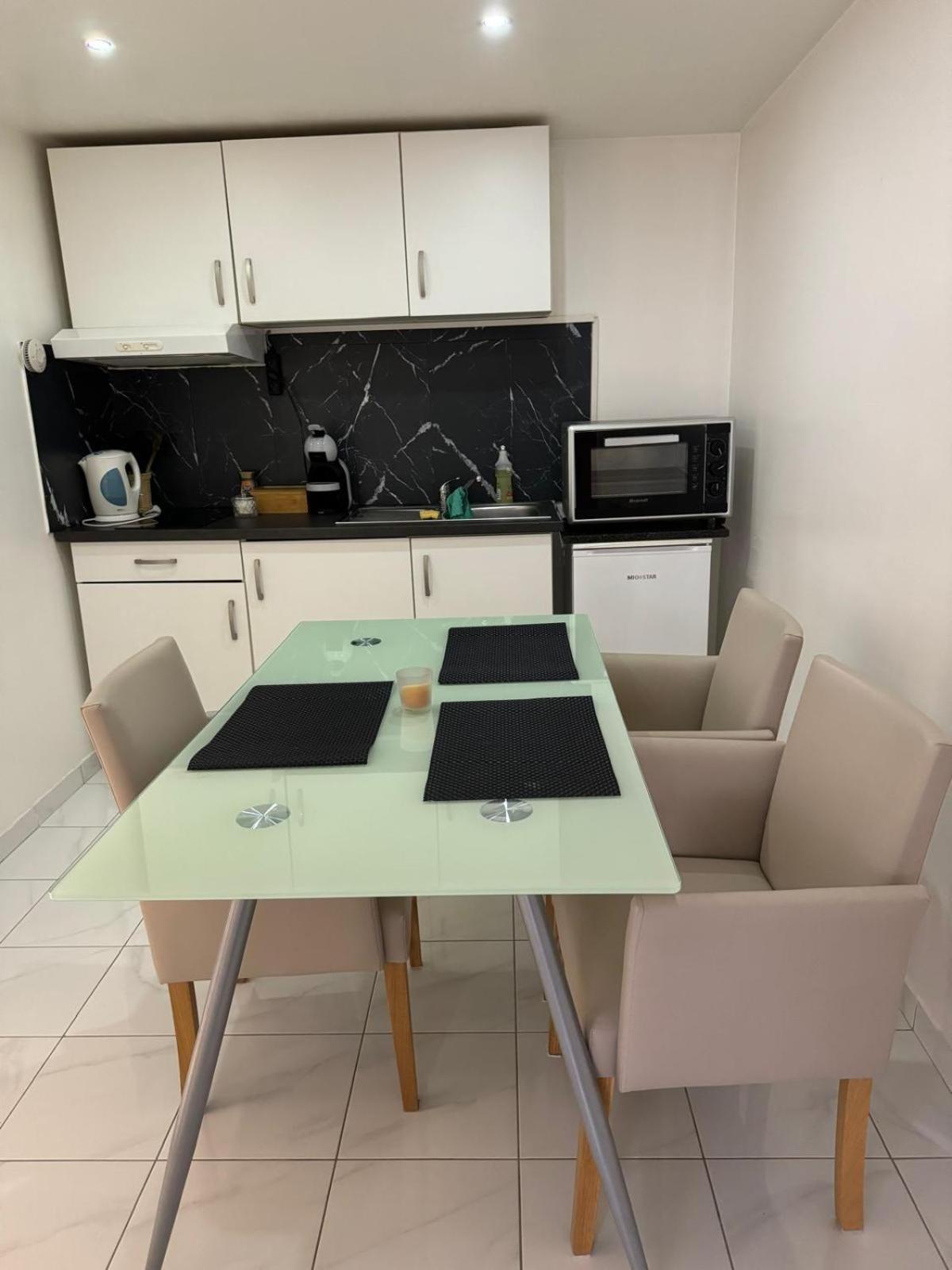 Studio 45M2 Tres Calme Village-Neuf المظهر الخارجي الصورة